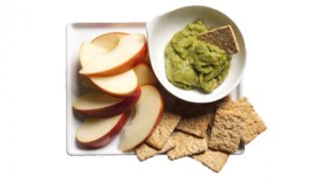 What snacks is good for flat tummy?