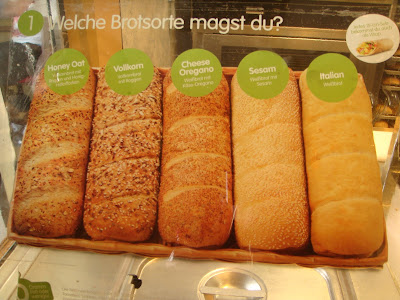 What types of bread do they have at Subway?