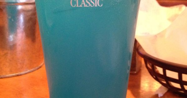 What's in Texas Roadhouse Blue Crush Lemonade? - Foodly