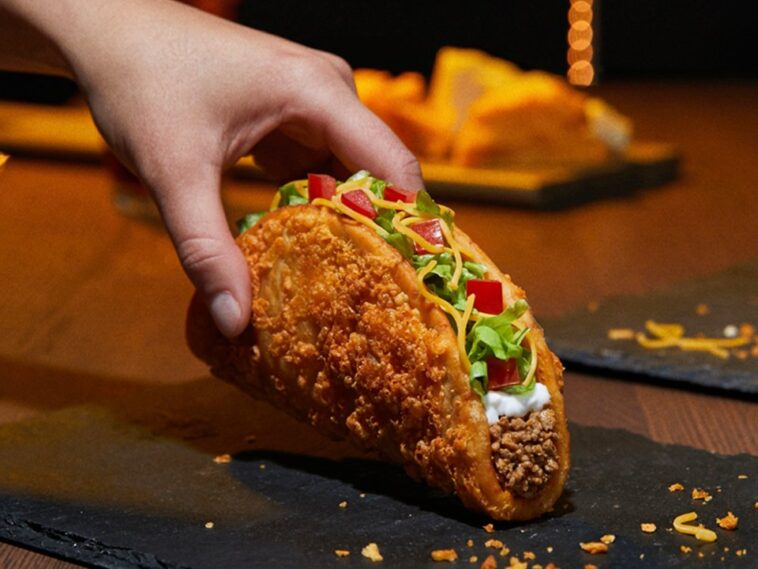 What's in the chalupa at Taco Bell?