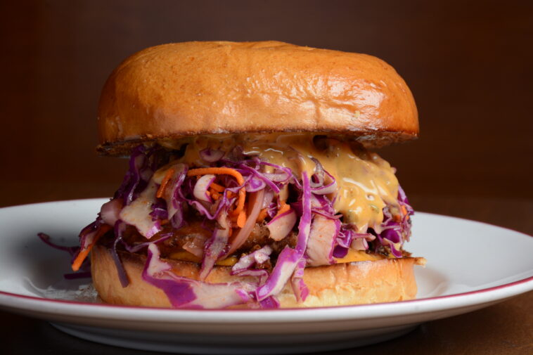 What's on a chicken Little sandwich?