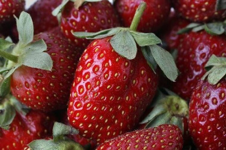 What's the best way to hull strawberries?