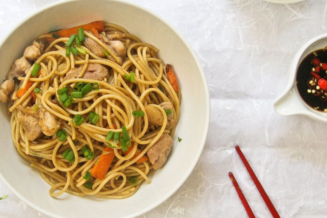 What's the difference between Chinese noodles and spaghetti?