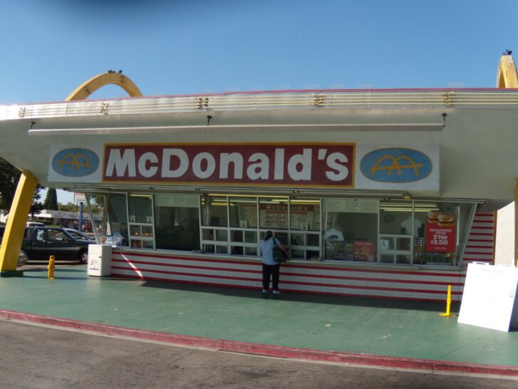 What's the oldest fast food restaurant?