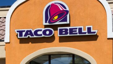 When did Taco Bell change their sign?