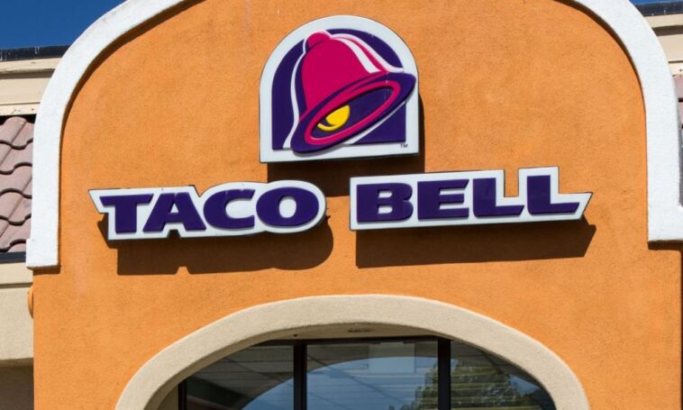 When did Taco Bell change their sign?