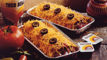 When did Taco Bell get rid of double deckers?