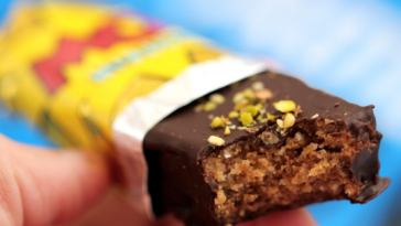 When should I eat protein bars to lose weight?