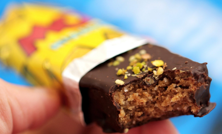 When should I eat protein bars to lose weight?