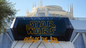 Where can I eat Star Wars in Disneyland?