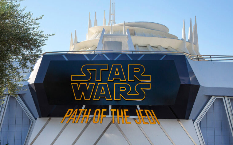 Where can I eat Star Wars in Disneyland?