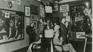 Where did höch first exhibit Cut with the Kitchen Knife?