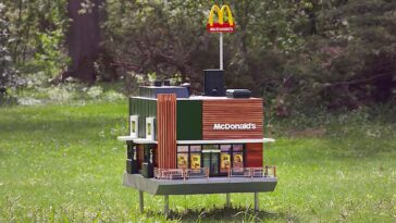 Where is the smallest McDonalds located?