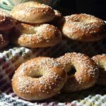 Which bagel has lowest sodium?