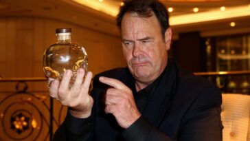 Which celebrity does not drink alcohol?