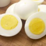 Which egg has more protein?