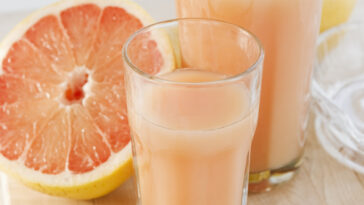Which grapefruit juice has the least amount of sugar?