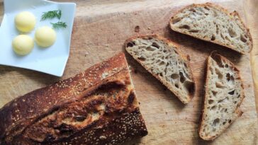 Which is better multigrain or whole grain?