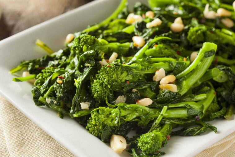 Which is healthier broccoli rabe or spinach?