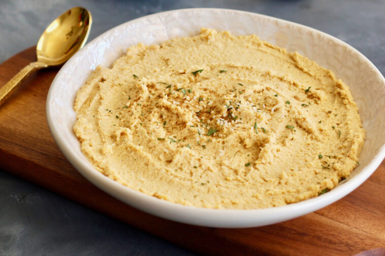 Which is healthier hummus or peanut butter?