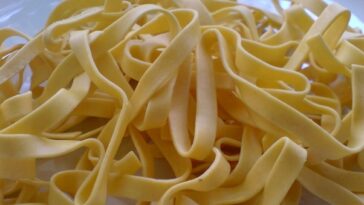 Which noodle is wider fettuccine or linguine?