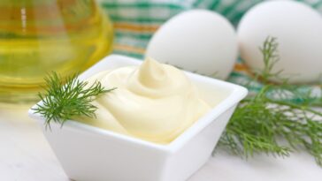 Which oil is best for mayonnaise?