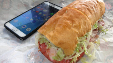 Which one is better subway or Jersey Mike's?