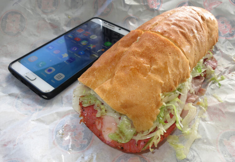 Which one is better subway or Jersey Mike's?