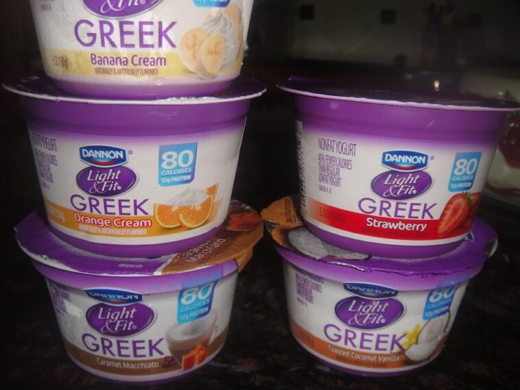 Which plain Greek yogurt has the lowest carbs?