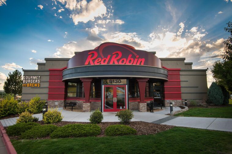 Who are Red Robin customers?