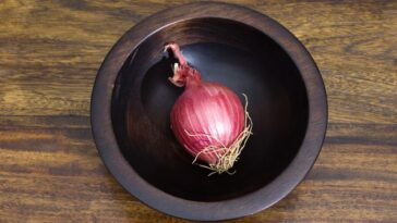 Why are you not supposed to refrigerate onions?