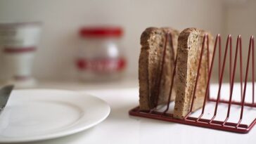 Why do British use toast racks?
