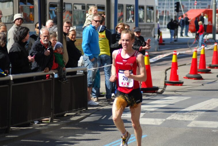 Why do runners poop themselves?