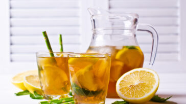 Why do you put baking soda in sweet tea?