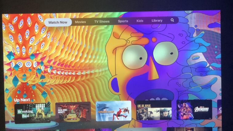 Why does Smashburger look like GameStop?