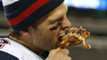 Why does Tom Brady not eat strawberries?