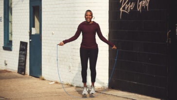 Will walking 2 miles a day tone my legs?