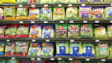 Does Aldi have bagged salads?