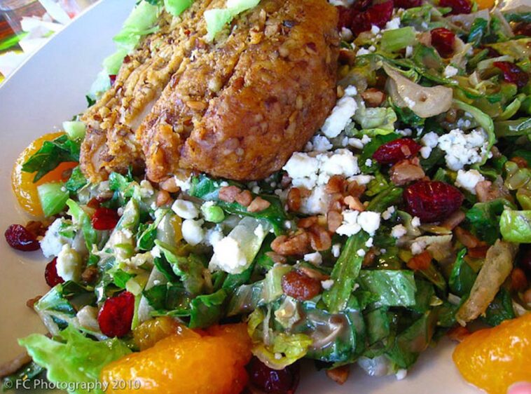 How many calories are in a TGI Fridays chicken Caesar salad?