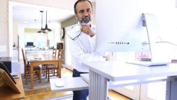 How many calories do you burn sitting at a desk for 8 hours?