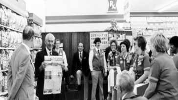 Is Aldi's owned by Walmart?