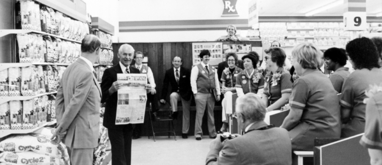 Is Aldi's owned by Walmart?