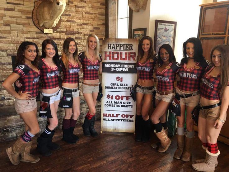 What are the requirements to be a Twin Peaks girl?