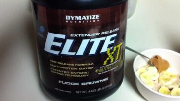 What do bodybuilders eat before bed?