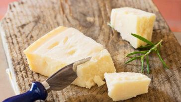 What is the healthiest cottage cheese to eat?