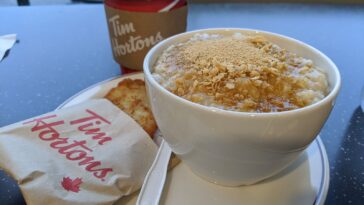 What is the lowest calorie breakfast item at Tim Hortons?