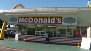 What's the oldest fast food restaurant?